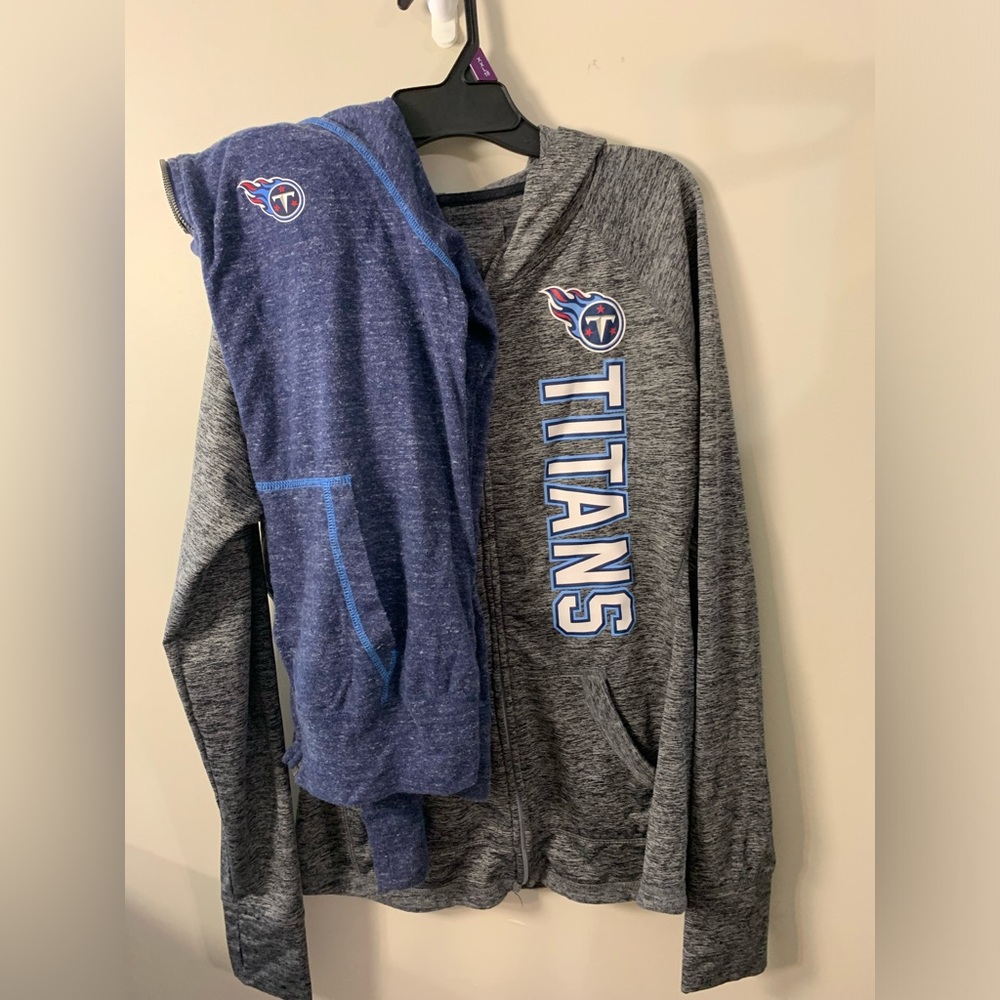 Women’s small/medium Tennessee Titans Football NFL, NIKE zip up jacket bundle